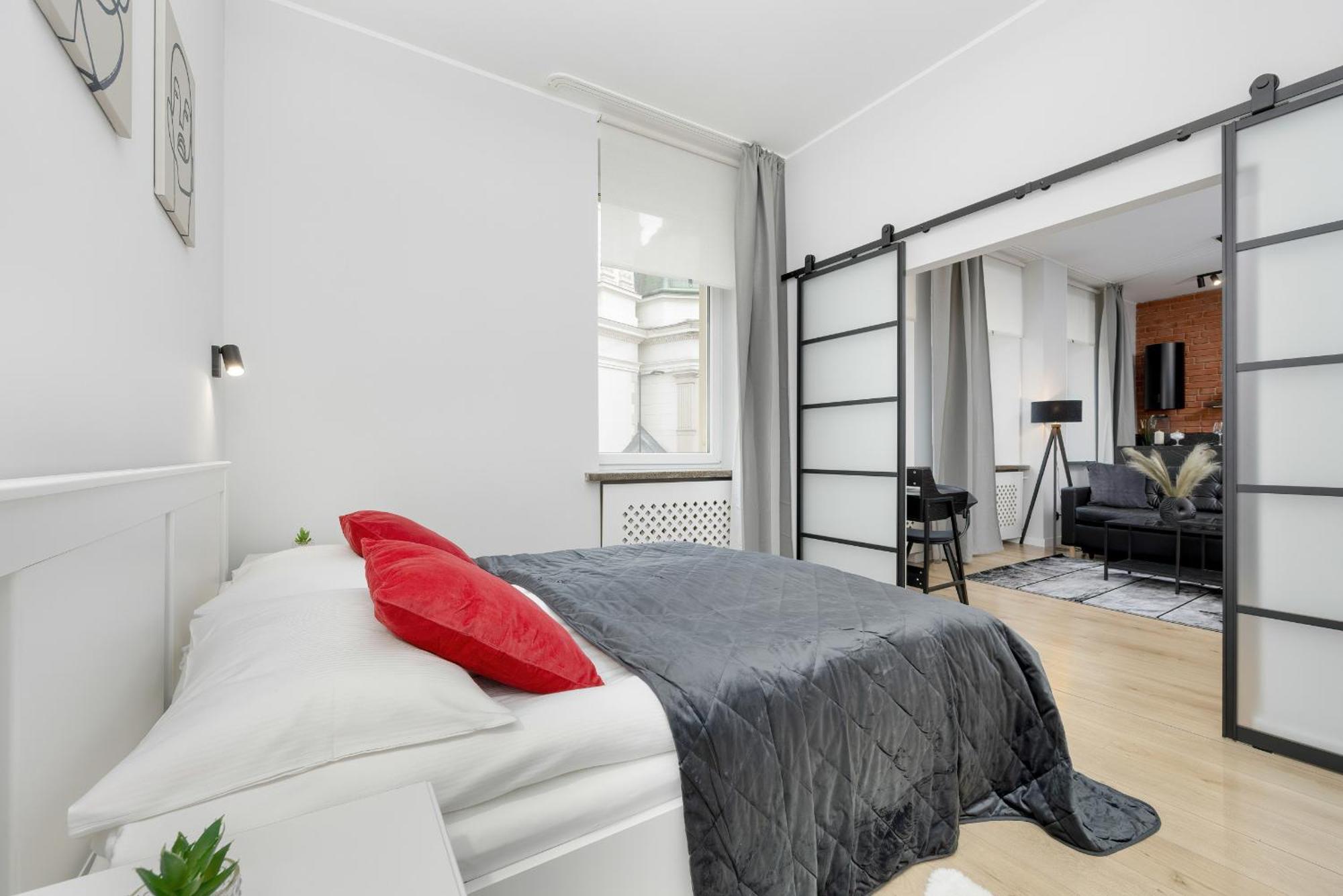 Exclusive Grey And Red Apartment In Warsaw Center By Noclegi Renters Eksteriør billede