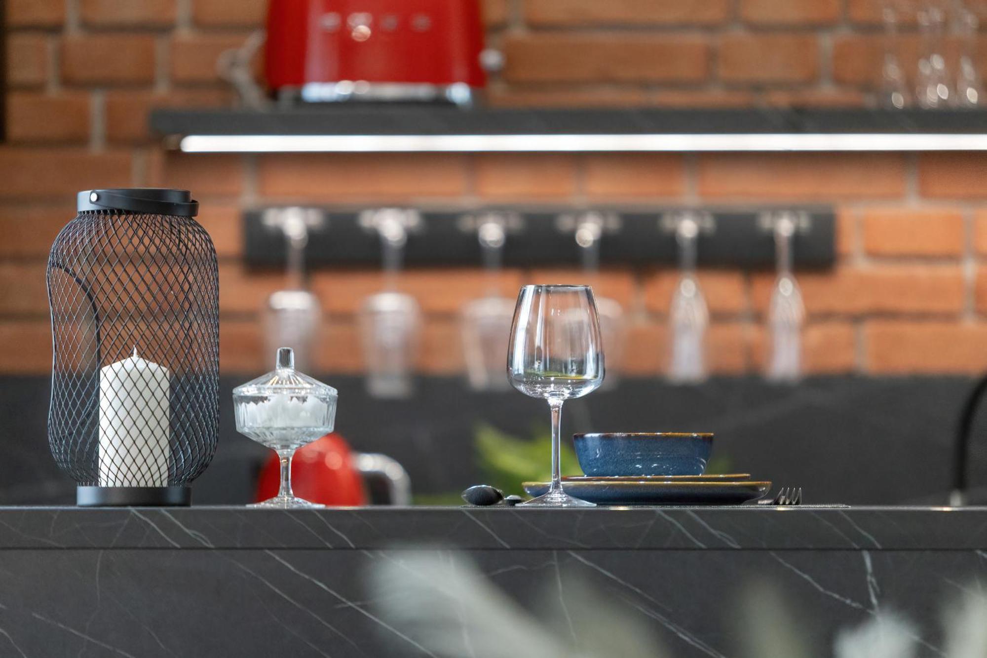 Exclusive Grey And Red Apartment In Warsaw Center By Noclegi Renters Eksteriør billede