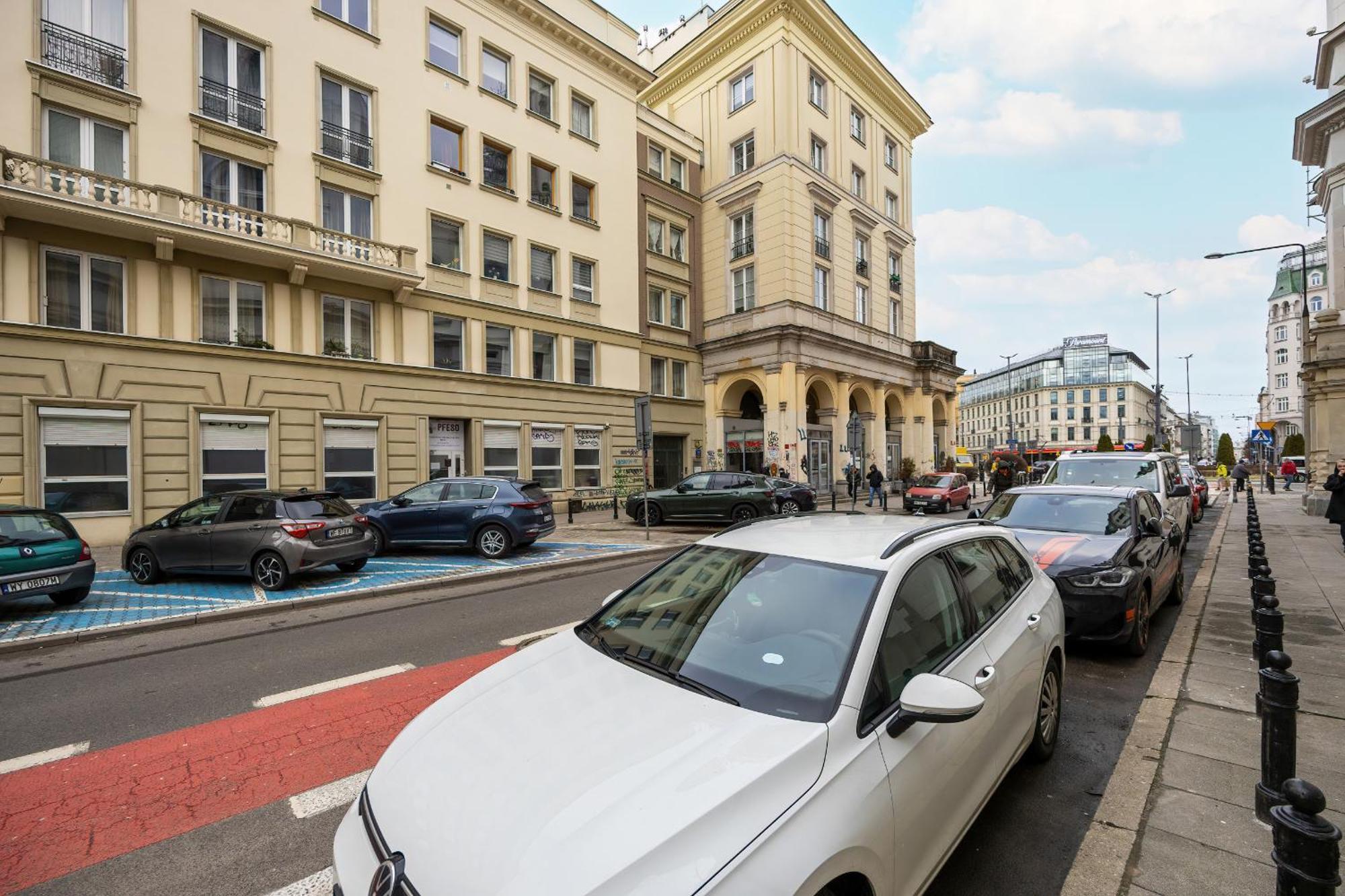 Exclusive Grey And Red Apartment In Warsaw Center By Noclegi Renters Eksteriør billede